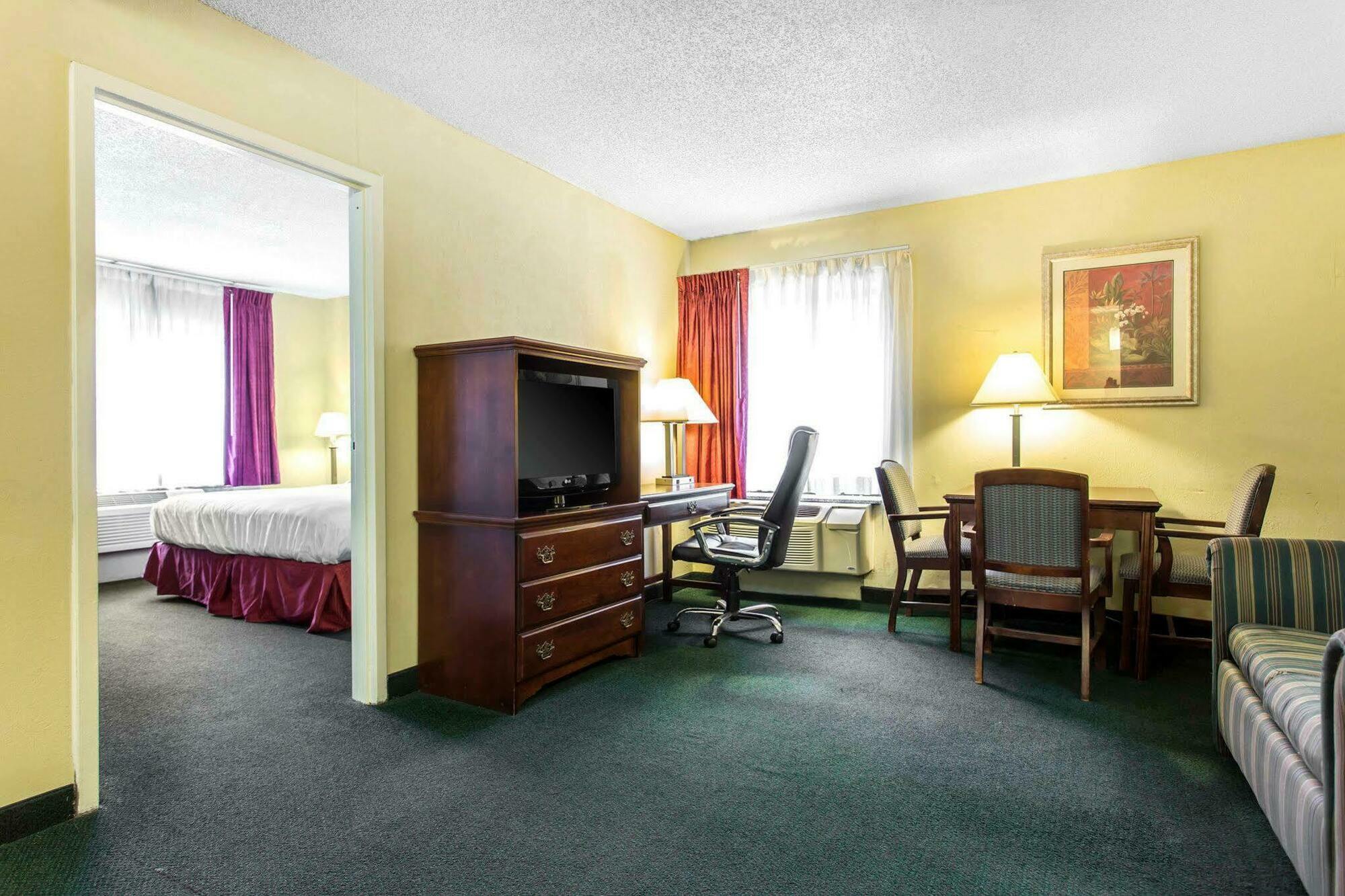 Lake Norman Inn And Suites Cornelius Buitenkant foto